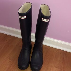 dark purple/black hunter boots